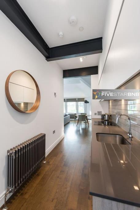 Cool Urban Apartment With Stunning Castle Views Εδιμβούργο Εξωτερικό φωτογραφία